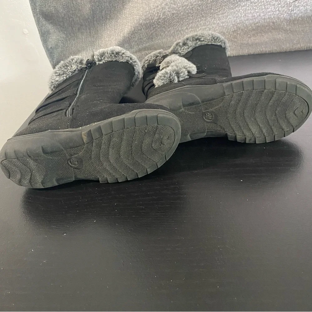 Black Fur-Lined Winter Boots - Picture 8 of 9